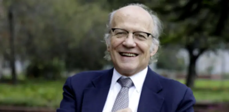 Exministro Rodríguez Becerra critica a Fajardo por rechazar la Gran Consulta y apoya a su nuera Paloma Valencia