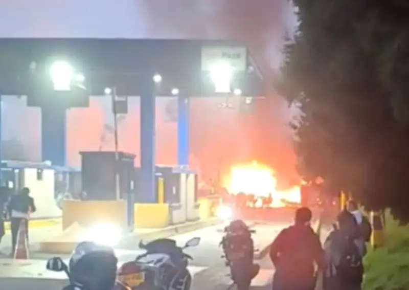 Explosión en vía Zipaquirá-Ubaté deja 19 heridos y cierre total del corredor vial