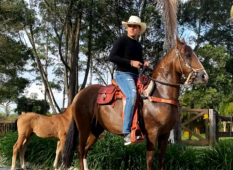 Familia de Yeison Jiménez rechaza vínculos con 'El Mison' tras polémica por anillo