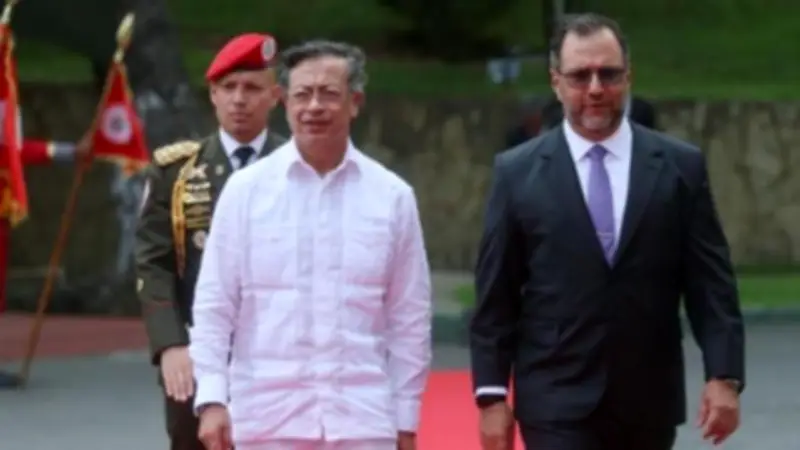 Familiares piden a Petro intervenir por colombianos presos en Venezuela