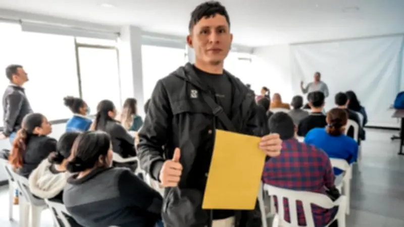 Feria de empleo en Bogotá: más de 5.000 vacantes y 100 empresas en Santa Fe