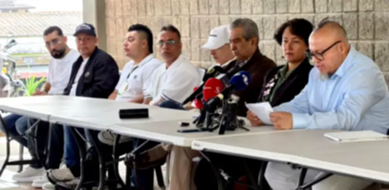 Figuras de 'paz total' bajo cuestionamiento: Caso 'Papá Pitufo' reaviva debate sobre beneficios a negociadores