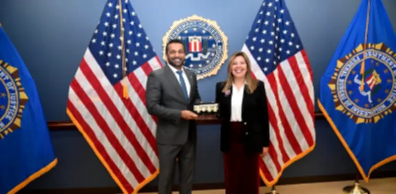 Fiscal Luz Adriana Camargo sostiene reunión clave con director del FBI Kash Patel en Estados Unidos