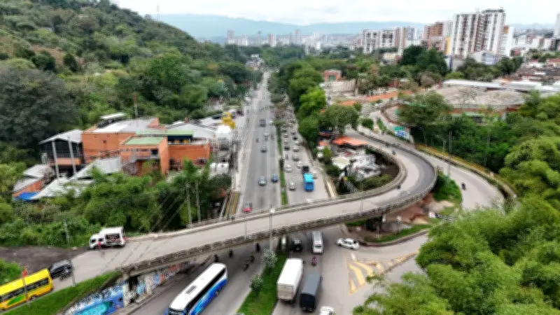 Floridablanca implementa contraflujo en autopista para mitigar impacto de obras del Tercer Carril