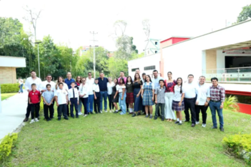 Floridablanca posesiona Gabinete Infantil con 14 niños y adolescentes como representantes