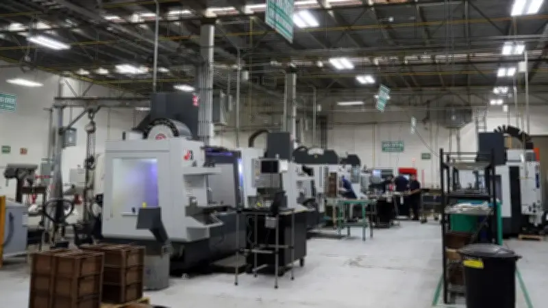 Fuga química en planta de Virginia Occidental deja dos muertos y decenas de hospitalizados