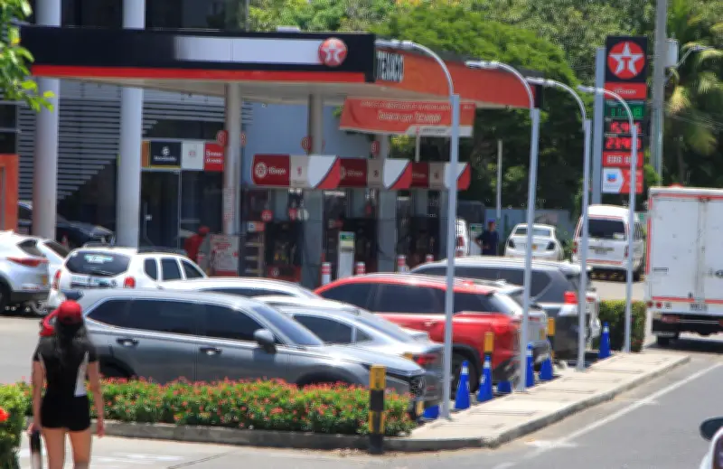 Gasolina sube $400 en Colombia desde mayo de 2026