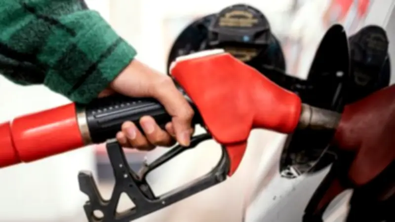 Gasolina subirá 400 pesos por galón desde el 1 de mayo en Colombia