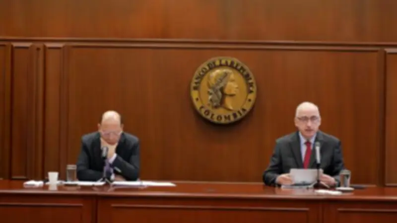 Gerente del Banco de la República rechaza foro del Ministro de Hacienda por diferencias en política monetaria