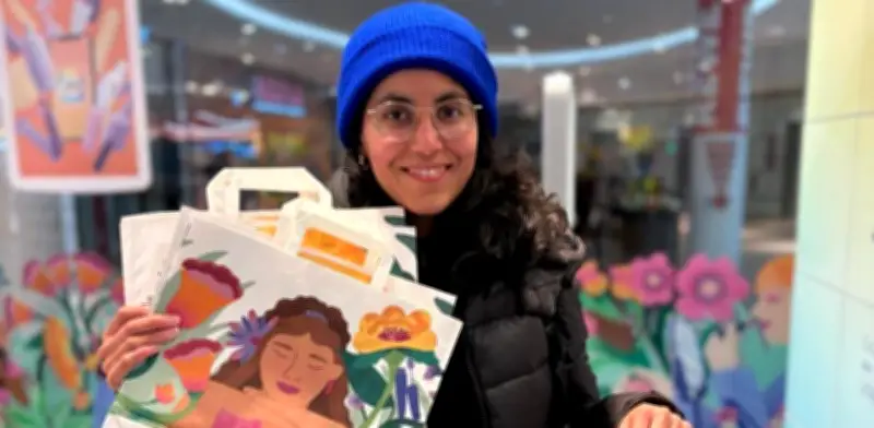 Gina Rosas Moncada: la ilustradora colombiana que llena de color las droguerías alemanas