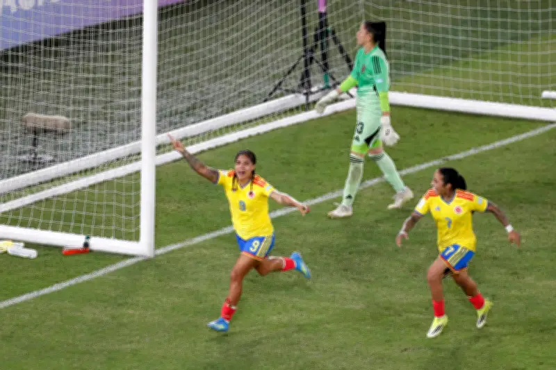 Gisela Robledo celebra el gol que le dio la victoria a Colombia en la Liga de Naciones