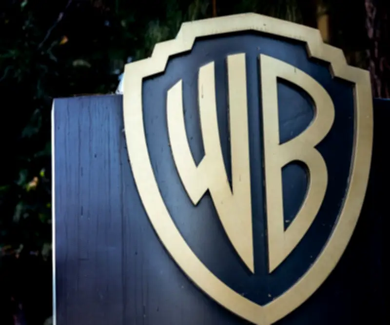 Glass Lewis recomienda fusión Warner-Paramount pero rechaza millonario paquete salarial de Zaslav