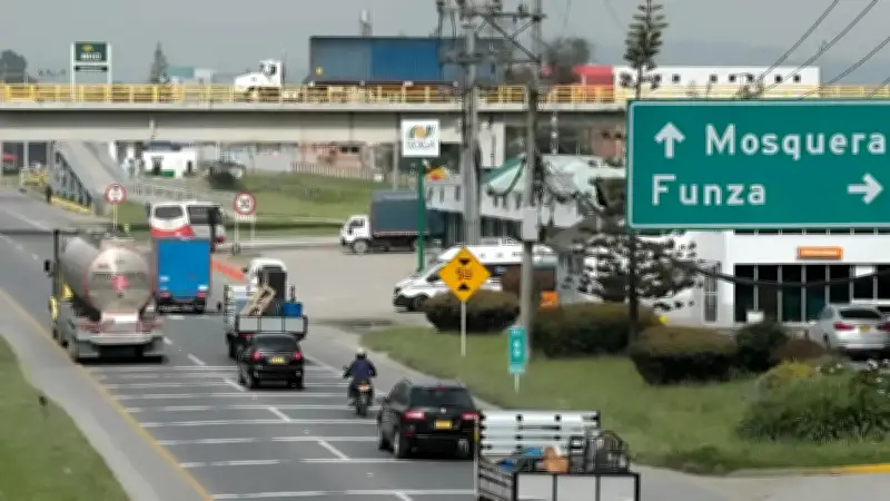 Gobernador de Cundinamarca alerta: 44% de buses del país circulan sin SOAT vigente