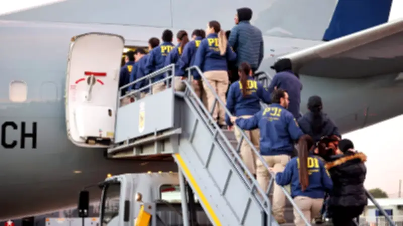 Gobierno de Chile deporta a 19 colombianos en inicio de operativo migratorio de Kast