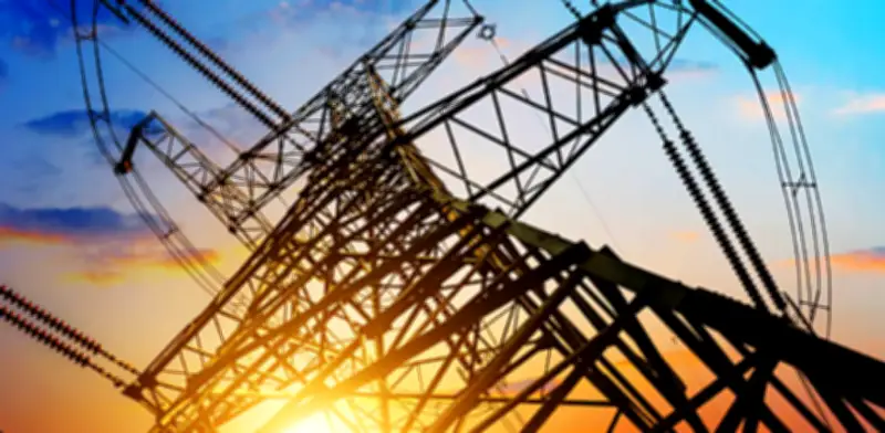 Gremios energéticos advierten riesgo de apagón por El Niño y urgen activación de térmicas