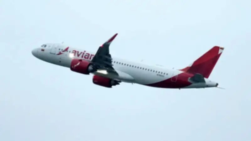 Grupo Abra impulsa crecimiento de aviación colombiana tras decisión regulatoria clave