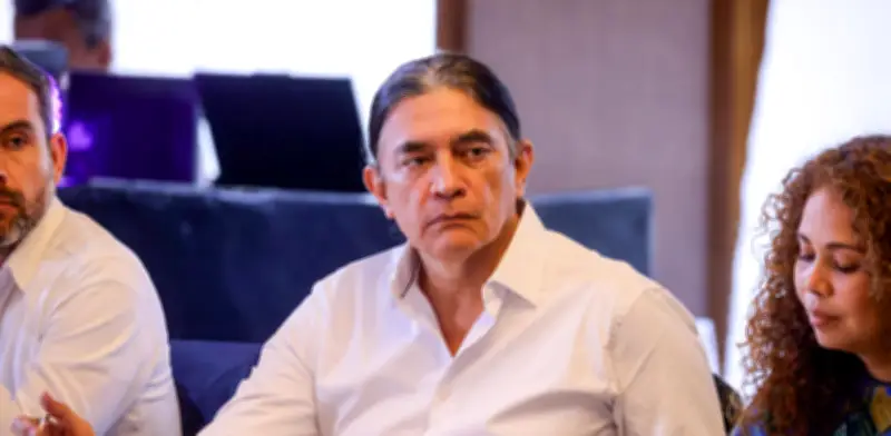 Gustavo Bolívar responde a gesto de J Balvin en Pereira con cifras del Gobierno Petro