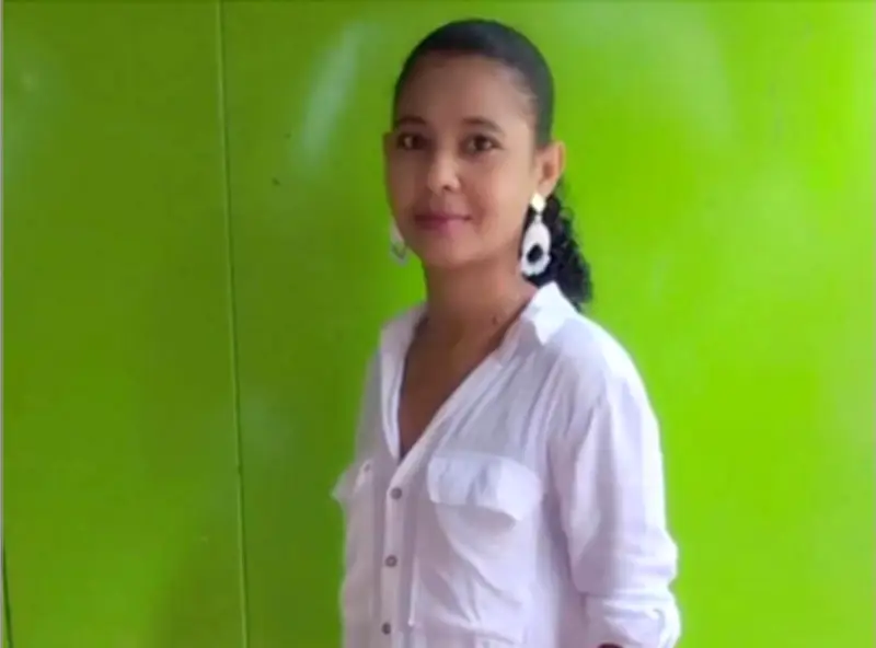 Hallan cuerpo de mujer en taxi en Barranquilla; buscan a esposo como presunto feminicida