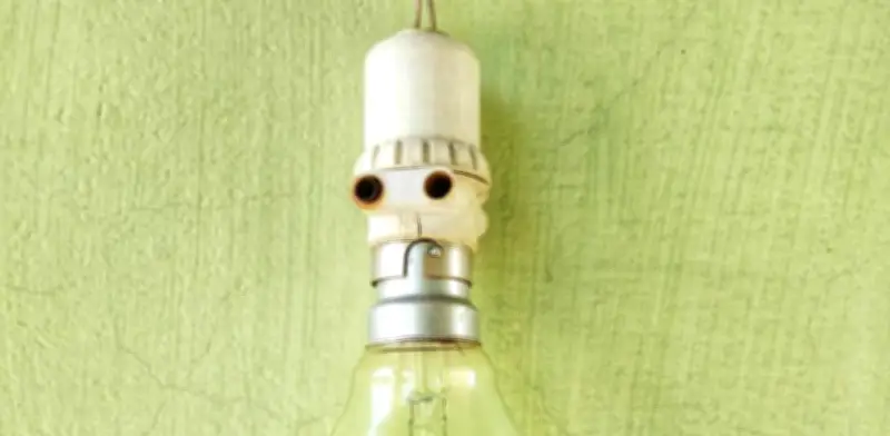 Hábitos domésticos que elevan su factura eléctrica y cómo reducir el consumo