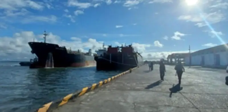 Hito logístico: Colombia envía 40.000 barriles de diésel desde Cartagena a Nariño por el Pacífico