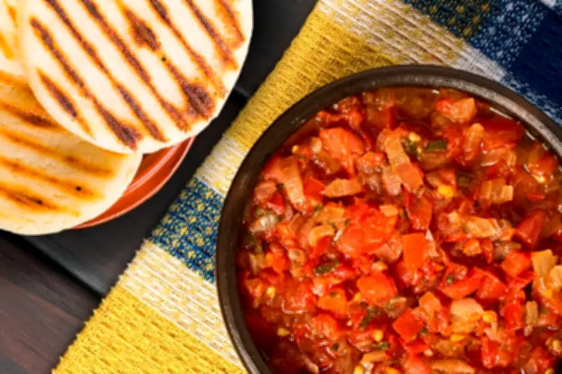 Hogao Colombiano: Receta Tradicional para Acompañar Arepas y Más