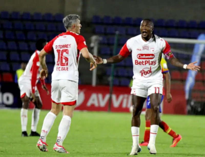 Hugo Rodallega critica a técnico de Pasto por faltas de respeto en el partido