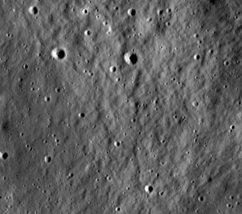 Impacto reciente en la Luna revela cicatriz brillante y pistas sobre su evolución violenta