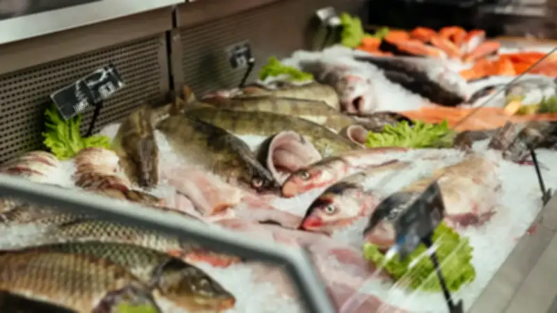 Inspector Sema: Chatbot guía consumo sostenible de pescado en Semana Santa