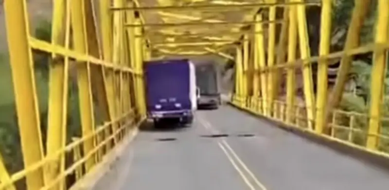 Intento de voladura de puente en la vía Panamericana entre Nariño y Cauca