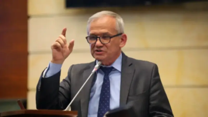 Interpol elimina circular roja contra exdirector del Dapre Carlos Ramón González por restricción de información