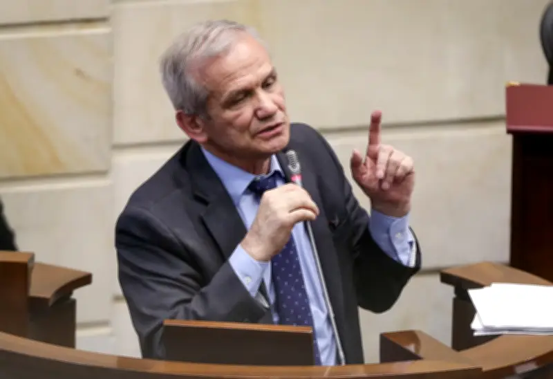 Interpol rechaza emitir circular roja contra Carlos Ramón González