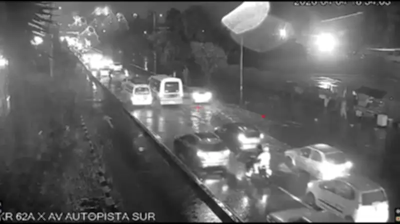 Inundaciones y tráfico colapsan vías de Bogotá en Plan Retorno de Semana Santa