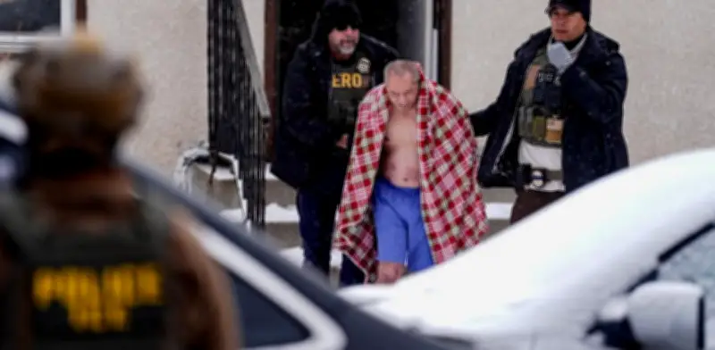 Investigan a agentes del ICE por secuestro tras sacar a ciudadano casi desnudo en Minnesota