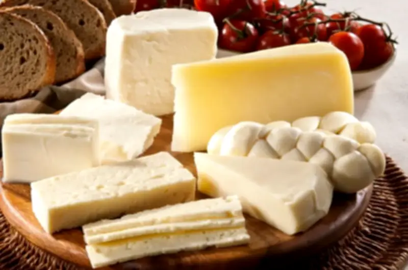 Invima alerta sobre quesos ilegales y medicamento ocular falsificado en Colombia