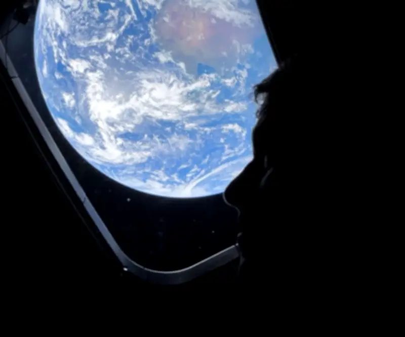 iPhone 17 Pro Max llega a la Luna con Artemis II: un hito tecnológico en el espacio