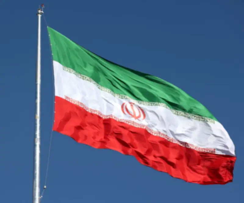 Irán rechaza negociaciones con EE.UU. bajo presión y exige cambio de política