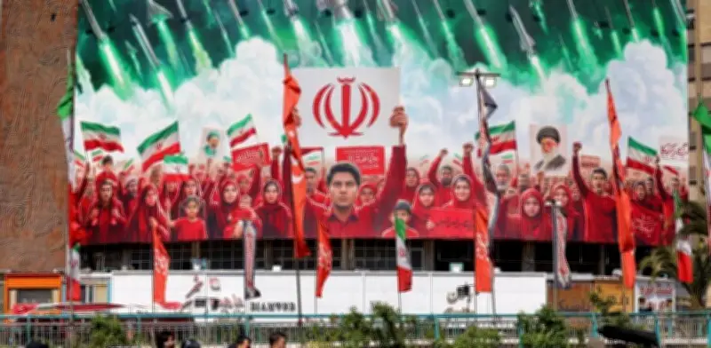 Irán rechaza negociar bajo amenazas de Trump y anuncia 'nuevo orden' en el estrecho de Ormuz