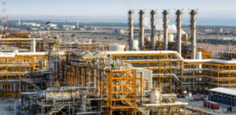 Israel y EE.UU. atacan instalaciones petroquímicas de Pars Sur en Irán, afectando mayores reservas de gas