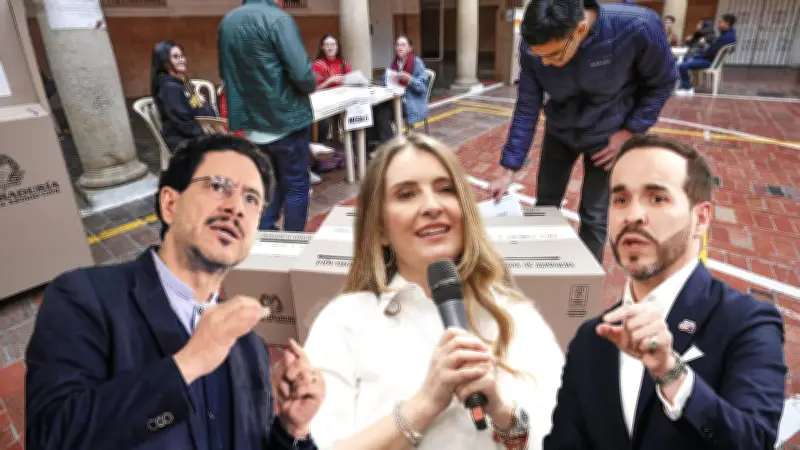 Iván Cepeda desafía a Paloma Valencia y De La Espriella a debate; ambos responden al reto