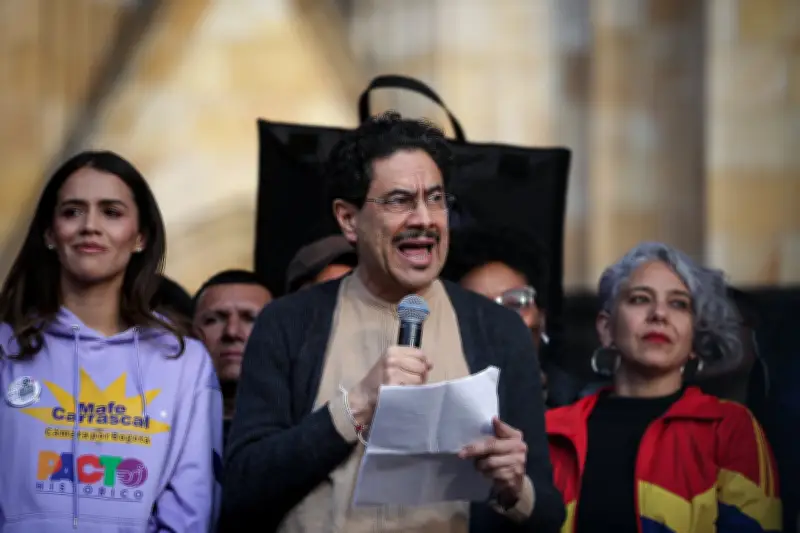 Iván Cepeda enfrenta críticas por ausencia en debates presidenciales tras haber cuestionado a Rodolfo Hernández