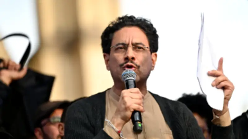 Iván Cepeda limita sus debates presidenciales a dos candidatos de derecha