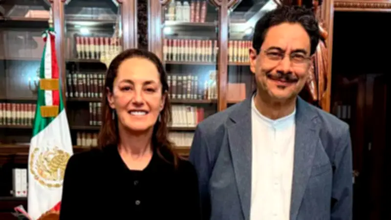 Iván Cepeda se reúne con Claudia Sheinbaum en México para fortalecer lazos políticos