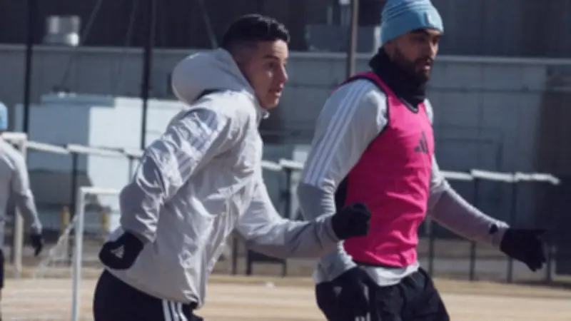 James Rodríguez reaparece en entrenamientos tras hospitalización por deshidratación