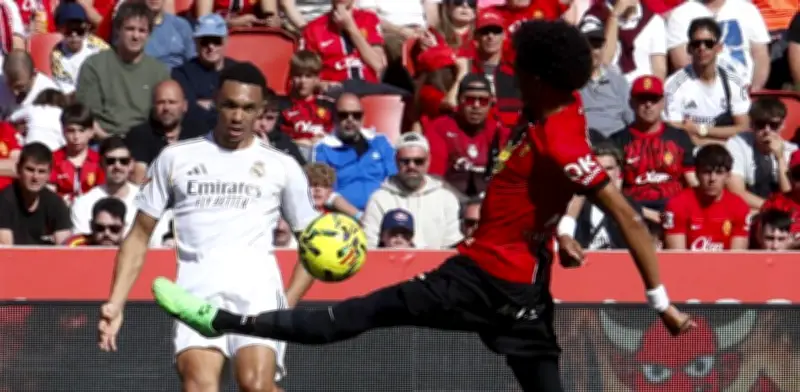 Johan Mojica brilla en la victoria del Mallorca sobre el Real Madrid en LaLiga