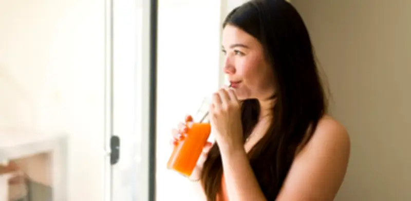 Jugo de zanahoria diario: beneficios para inmunidad, piel y visión