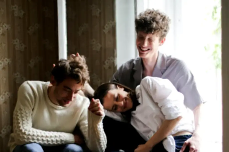 La compersión: más allá de la no monogamia, una emoción que desafía el amor romántico