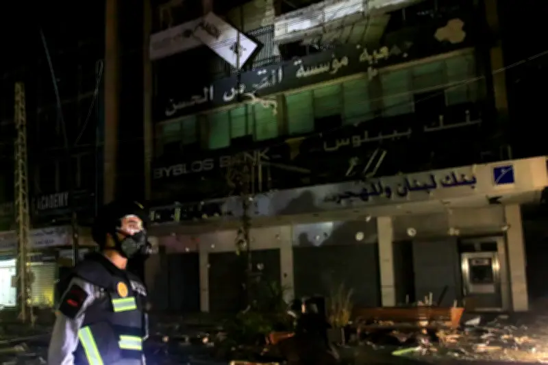 Líbano denuncia violaciones israelíes al alto al fuego; Hezbolá responde con ataques