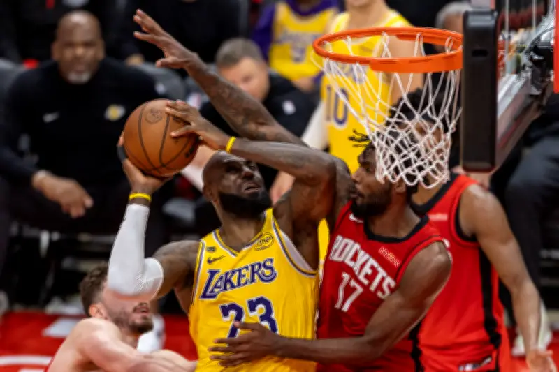 LeBron James lidera remontada épica de Lakers ante Rockets en playoffs NBA