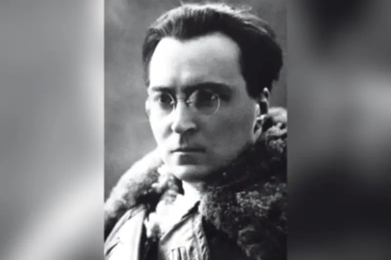 Lenin buscó conciliación con pequeña burguesía tras Revolución de Octubre y Guerra Civil