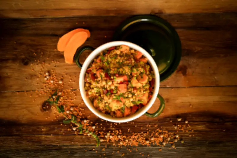 Lentejas Guisadas con Carne y Maduro: Un Clásico Colombiano que Conquista Paladares